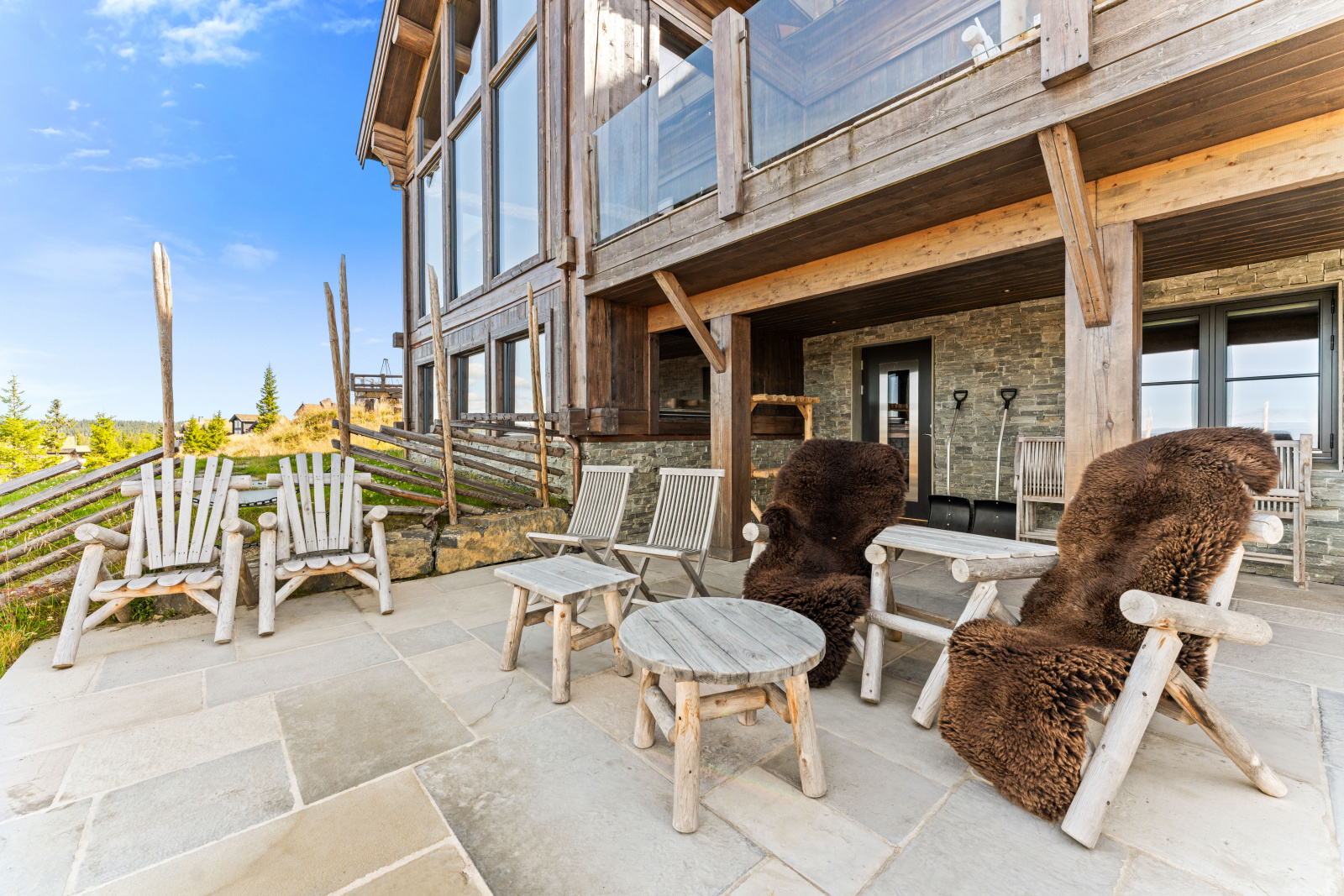 Lower Terrace Resting Area